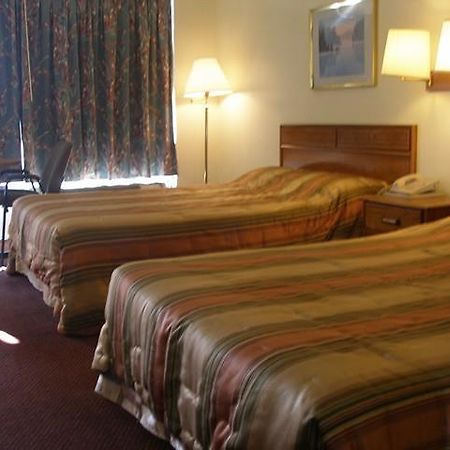Scottish Inn هندرسون الغرفة الصورة
